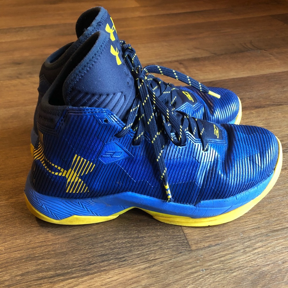 Curry’s Sneakers - Size 5